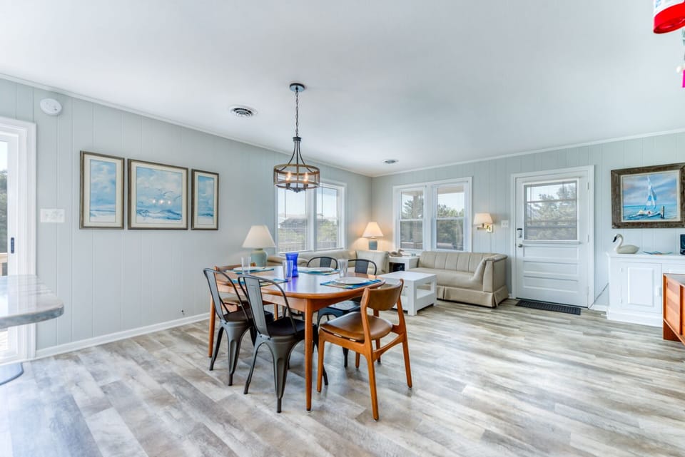 Top Level Dining Area