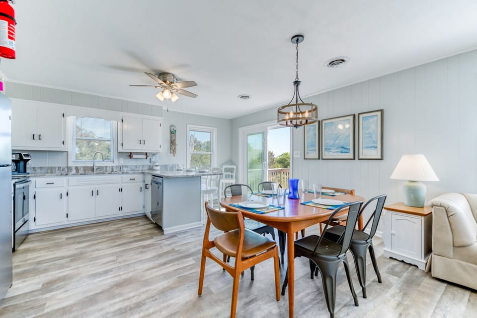 Top Level Dining Area