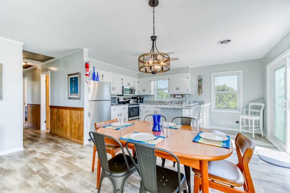 Top Level Dining Area