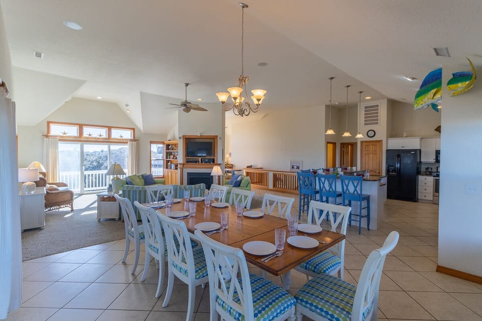 Top Level Dining Area