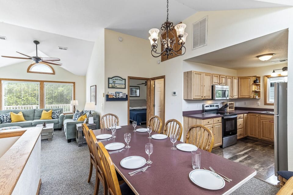 Top Level Dining Area
