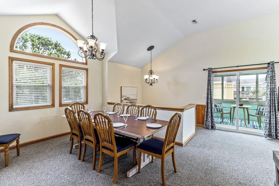 Top Level Dining Area