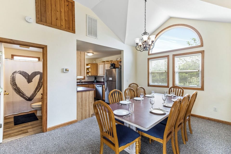 Top Level Dining Area