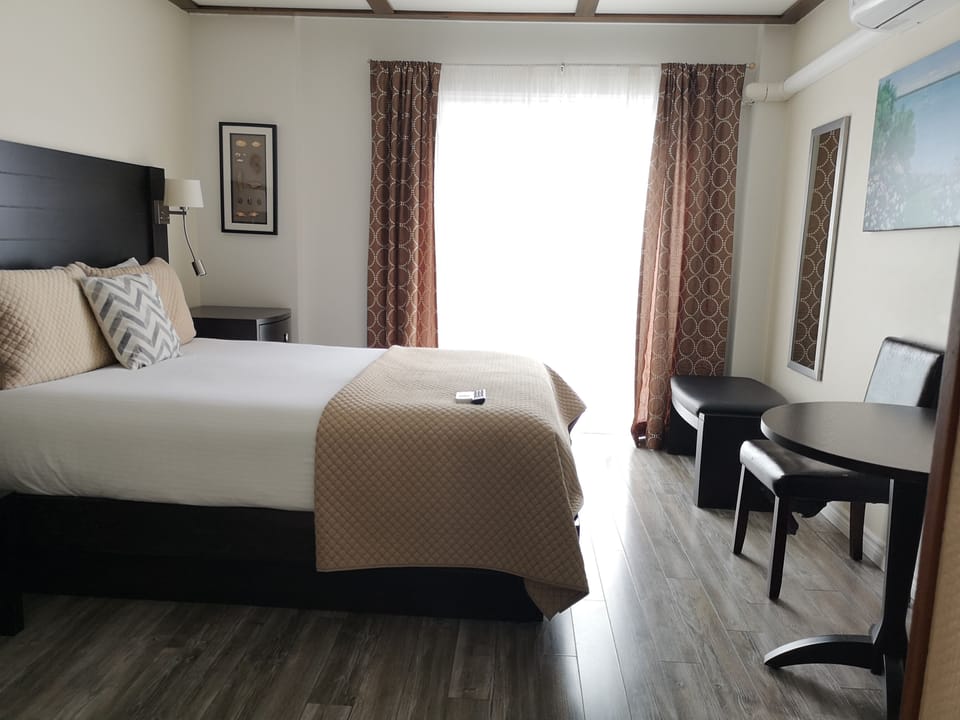 Deluxe Room | Free WiFi, bed sheets