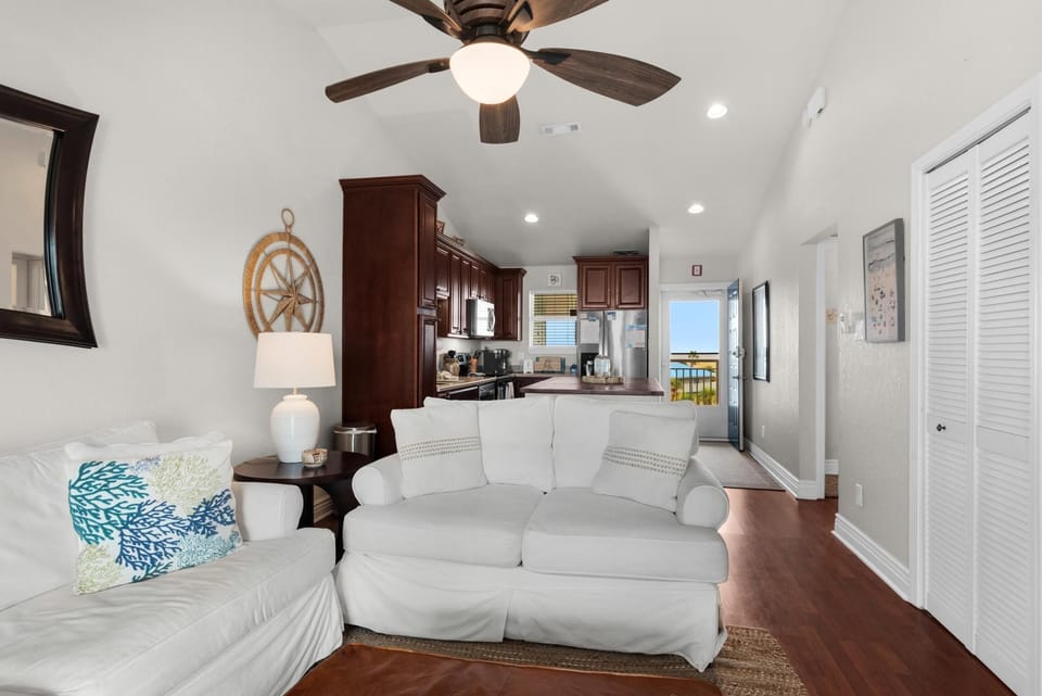 Apartment, Multiple Beds (Baywatch C10) | Living area | TV