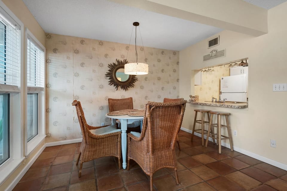 Apartment, 1 Queen Bed with Sofa bed (LaBahia 123) | Dining