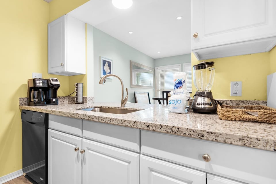 Apartment, Multiple Beds (LaBahia 126 - Perfectly Sea-Sunned) | Private kitchen | Oven, toaster, paper towels