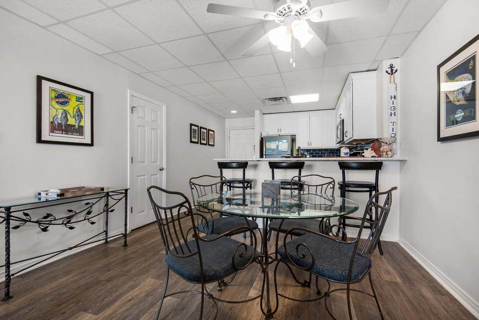 Apartment, Multiple Beds (Sans Souci unit 508) | Dining