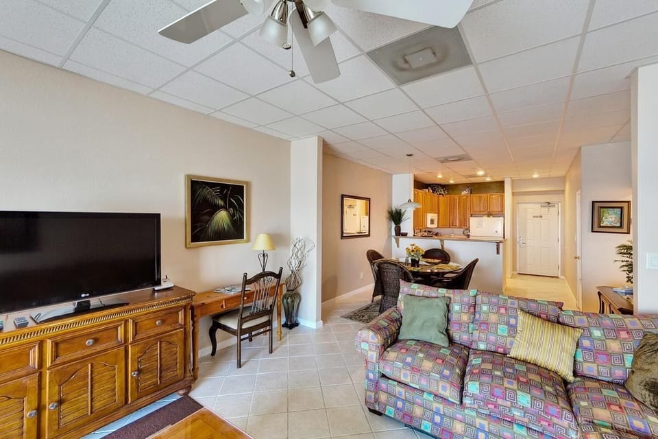 Apartment, 1 King Bed with Sofa bed (Sans Souci unit 307) | Living area | TV
