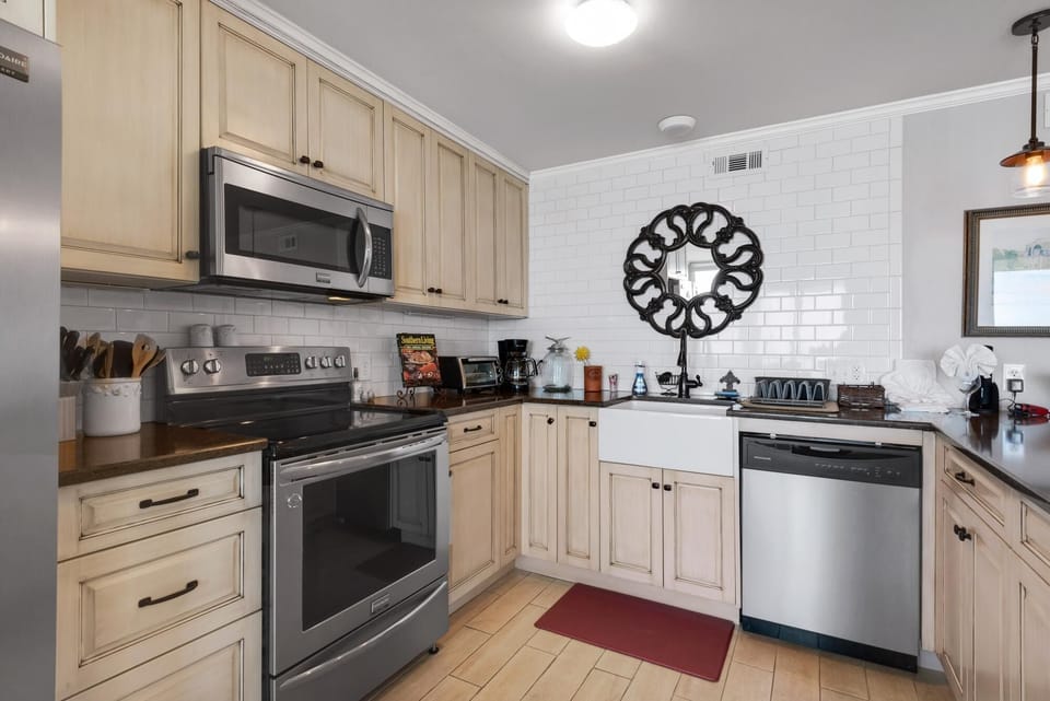 Apartment, 1 King Bed (Santa Rosa Dunes 1062) | Private kitchen | Oven, toaster, paper towels