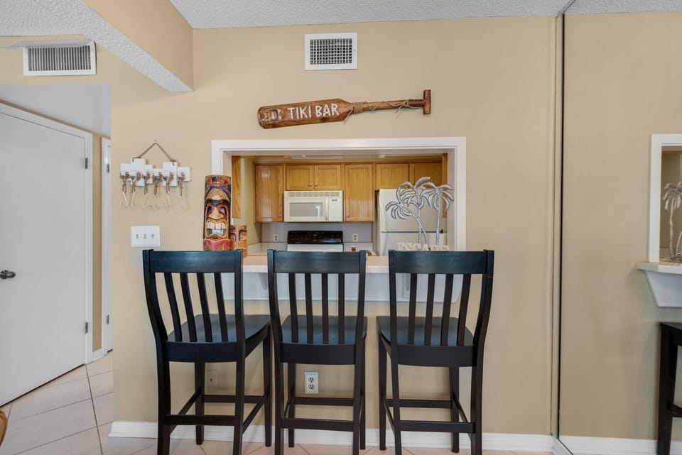 Apartment, 1 Queen Bed with Sofa bed (LaBahia 128) | Dining