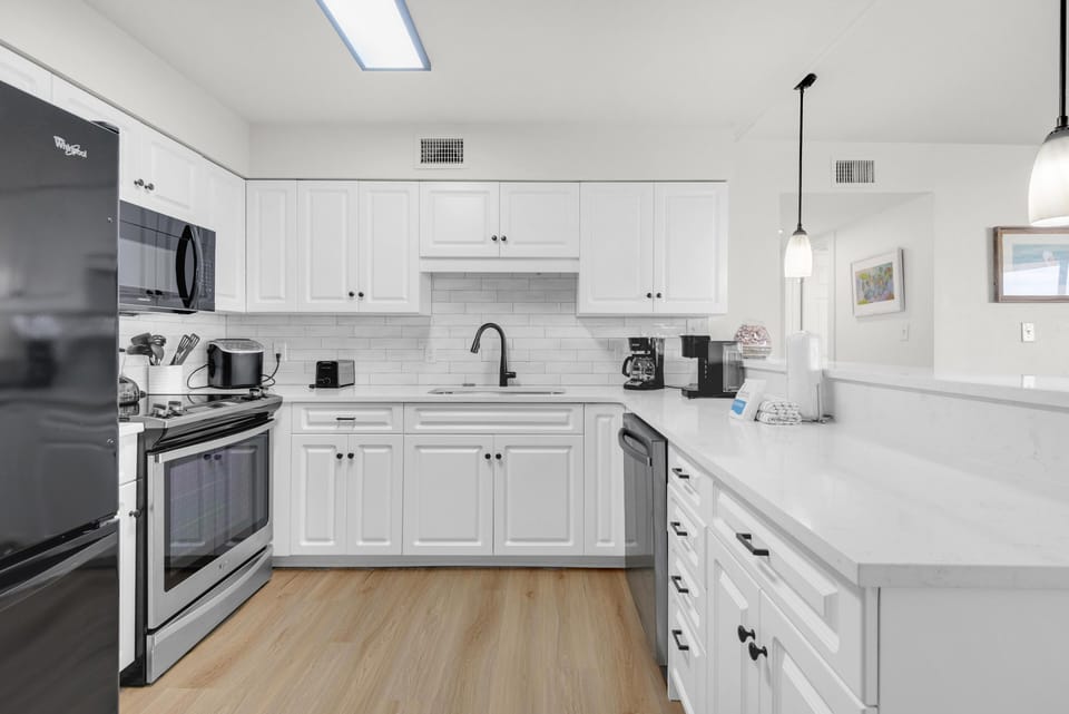 Condo, Multiple Beds (Starboard Village 412) | Private kitchen | Oven, toaster, paper towels