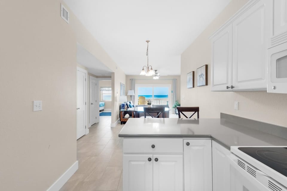 Apartment, Multiple Beds (Villas on the Gulf unit M5) | Interior