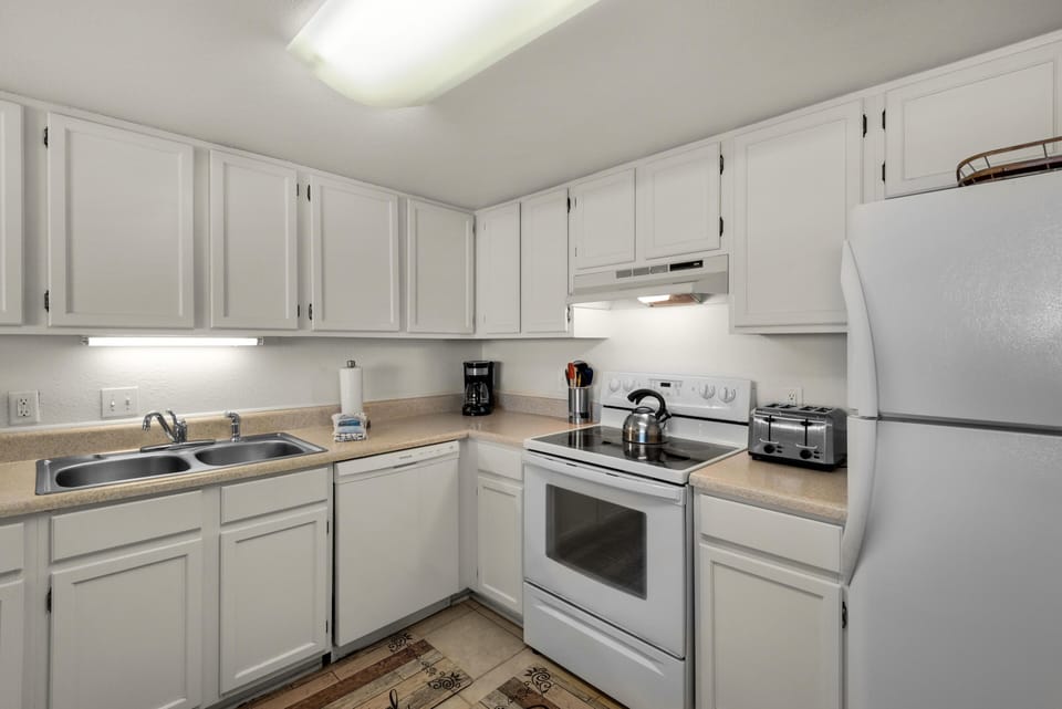 Condo, Multiple Beds (Starboard Village 423) | Private kitchen | Oven, toaster, paper towels