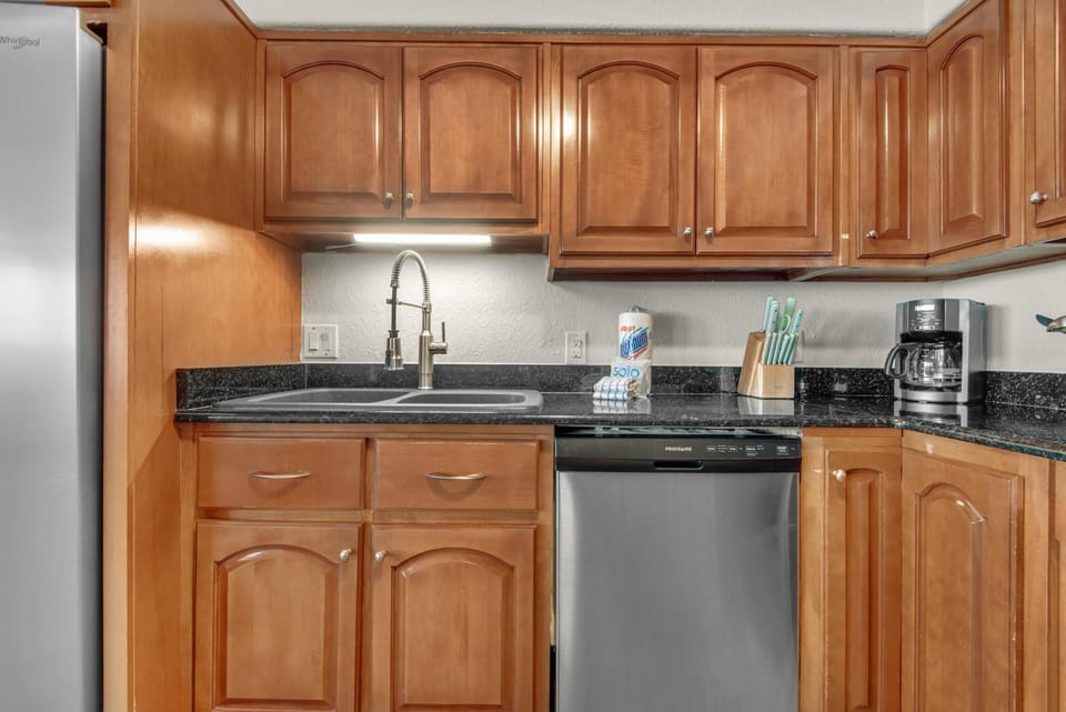 Condo, Multiple Beds (Starboard Village 411) | Private kitchen | Oven, toaster, paper towels
