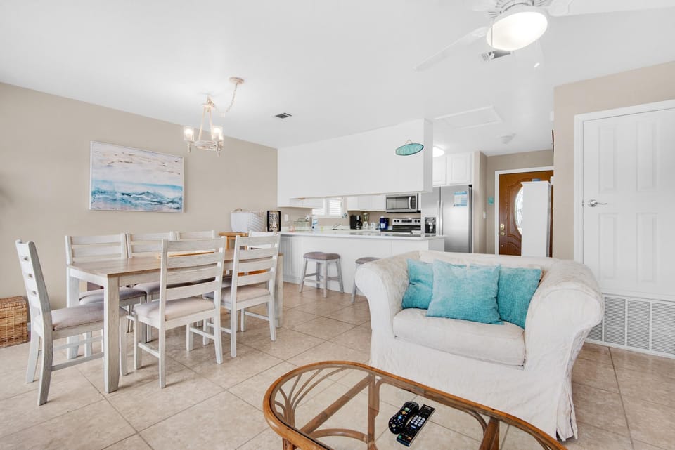 House, Multiple Beds (Moon Tide Cottage) | Living area | TV