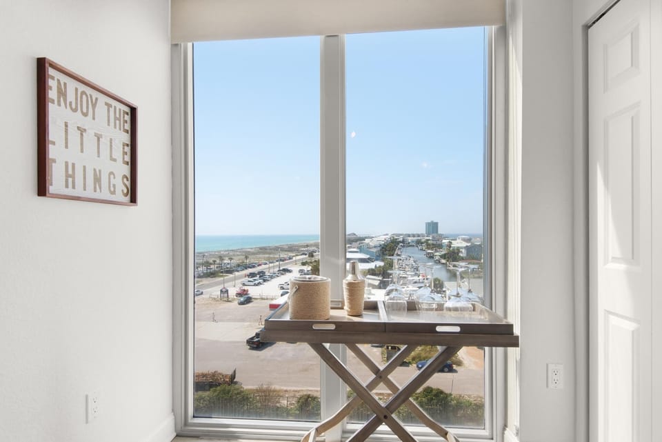 Apartment, Multiple Beds (Emerald Dolphin unit 650) | Interior