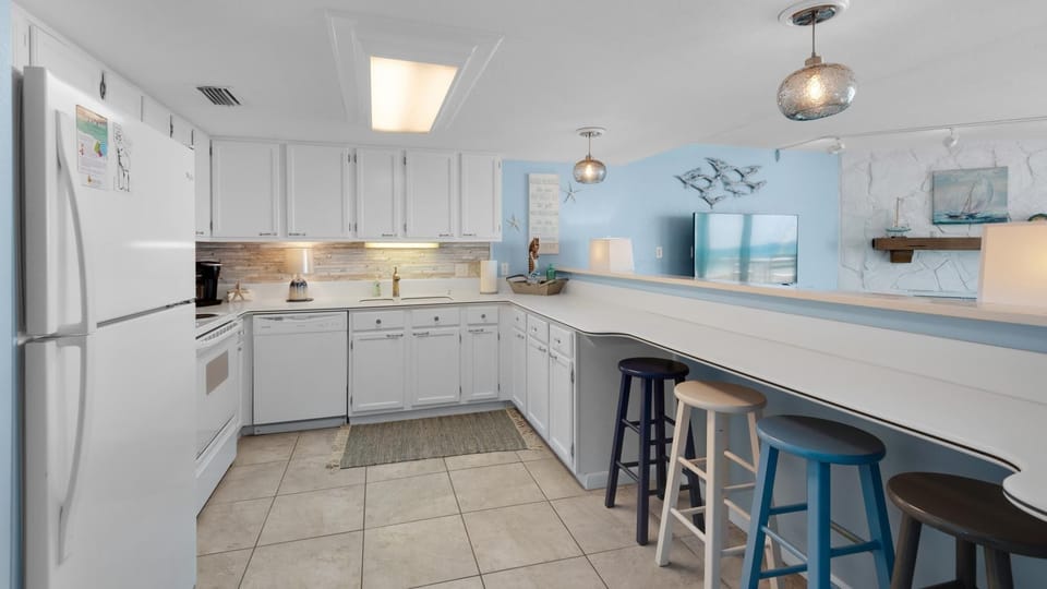Condo, Multiple Beds (Starboard Village 225- Sandpiper Cott) | Private kitchen | Oven, toaster, paper towels
