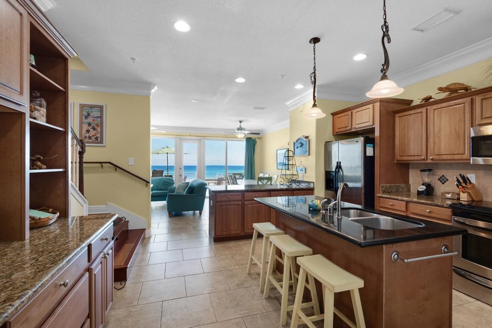Condo, Multiple Beds (White Sands 427) | Private kitchen | Oven, toaster