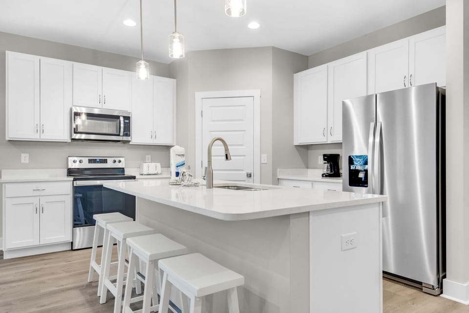 House, Multiple Beds (Sea Navarre) | Private kitchen | Oven, toaster, paper towels