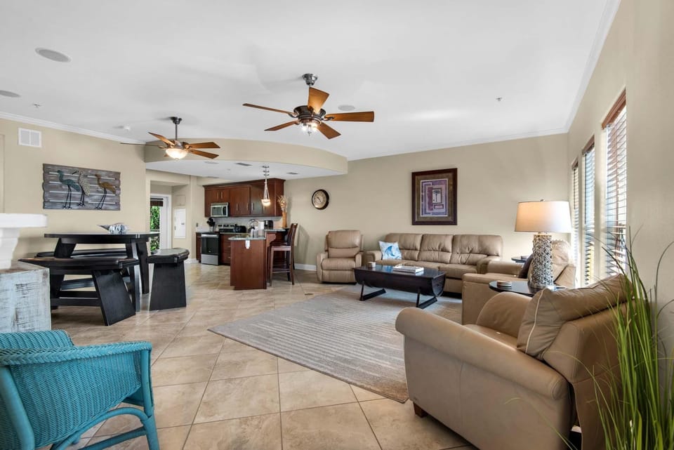 House, Multiple Beds (House of the Blues) | Living area | TV