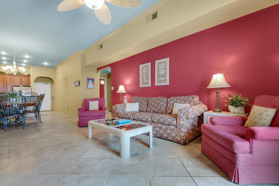 Apartment, Multiple Beds (Sans Souci unit 704) | Living area | TV