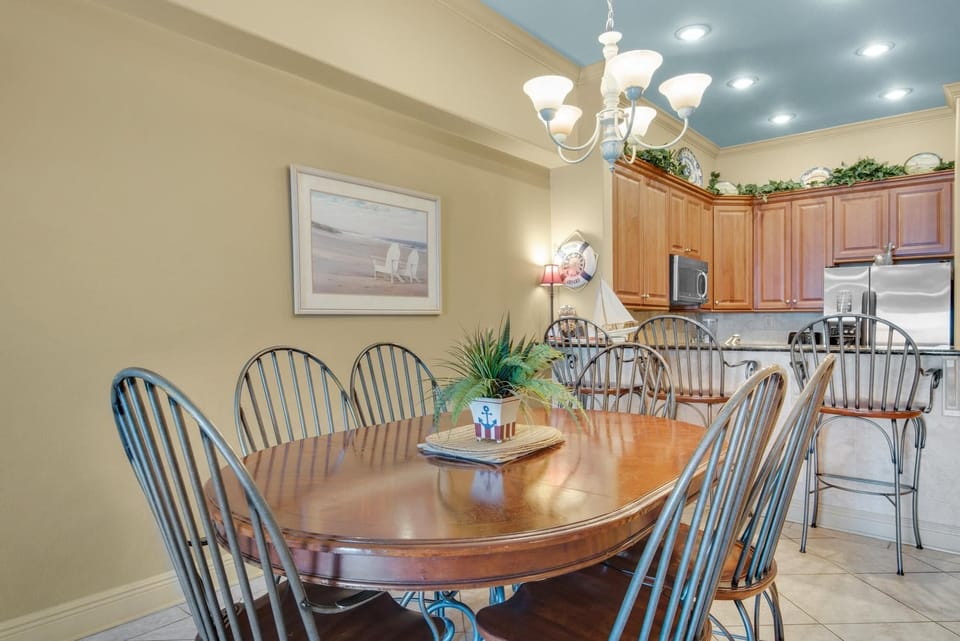 Apartment, Multiple Beds (Sans Souci unit 704) | Dining