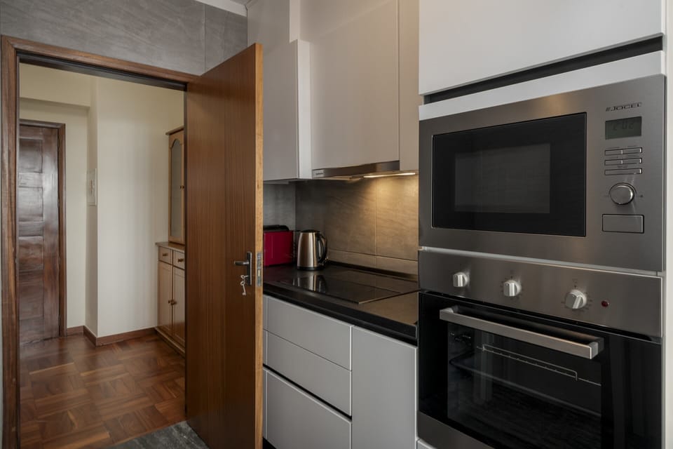 Basic Apartment | Private kitchen | Fridge, microwave, oven, stovetop