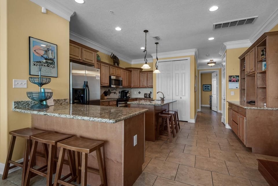 Condo, Multiple Beds (White Sands 423) | Private kitchen | Oven, toaster