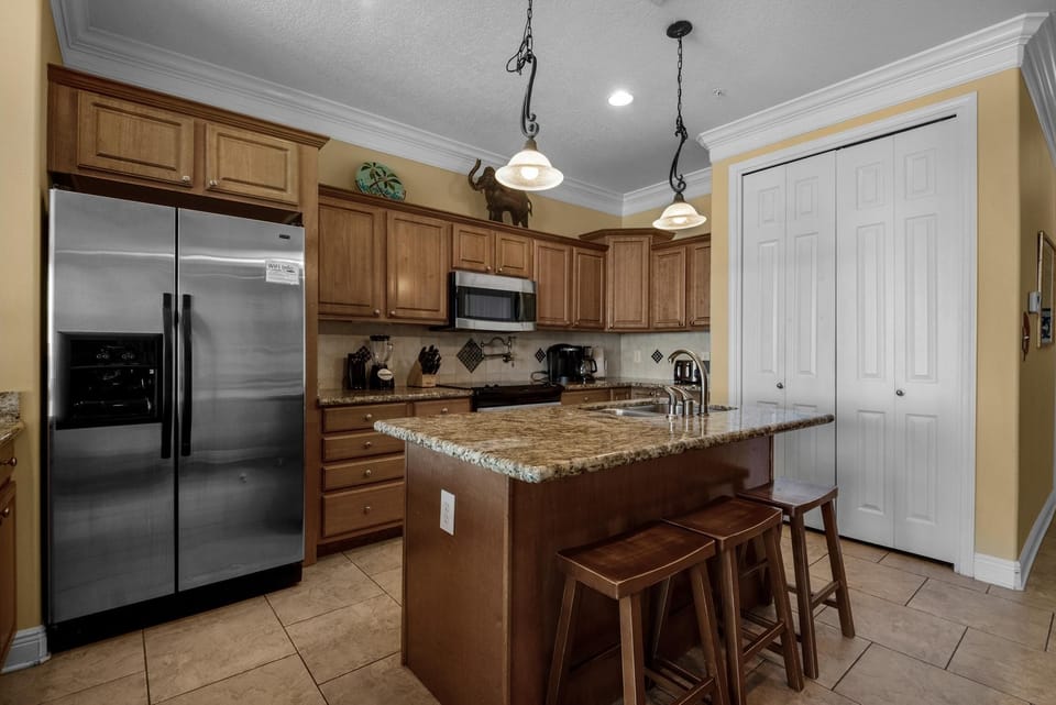 Condo, Multiple Beds (White Sands 423) | Private kitchen | Oven, toaster