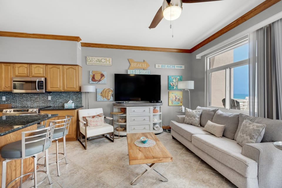 Apartment, 1 King Bed with Sofa bed (Seahorse unit R) | Living area | TV