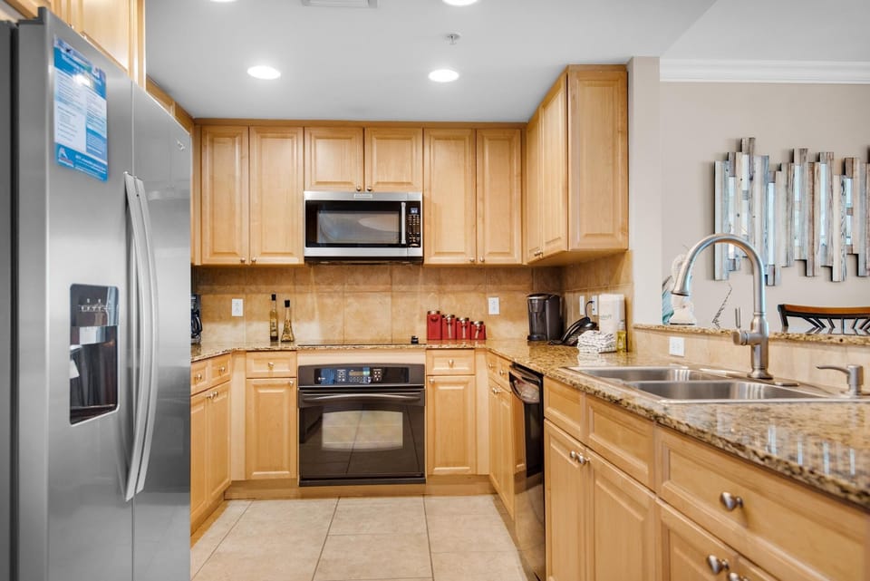 Apartment, Multiple Beds (Portofino Island Resort P5-1003) | Private kitchen | Oven, toaster, paper towels