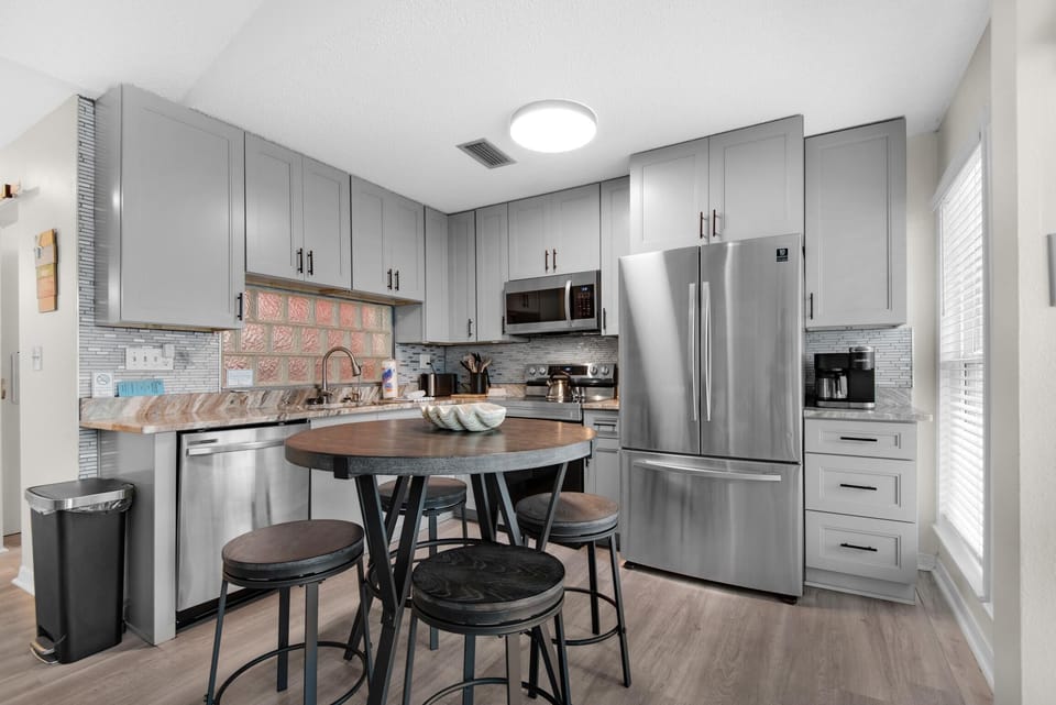Apartment, Multiple Beds (LaBahia 224) | Private kitchen | Oven, toaster, paper towels