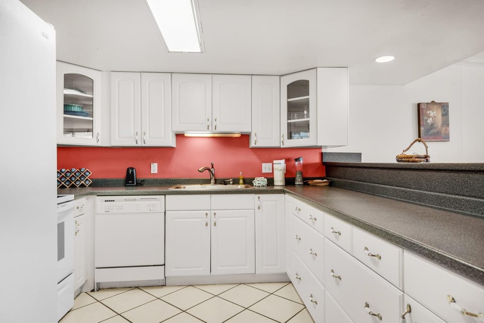 Condo, Multiple Beds (Starboard Village 622) | Private kitchen | Oven, toaster, paper towels