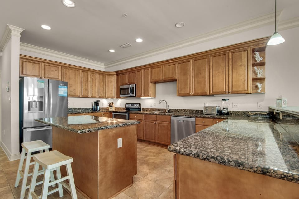 Condo, Multiple Beds (White Sands 447) | Private kitchen | Oven, toaster