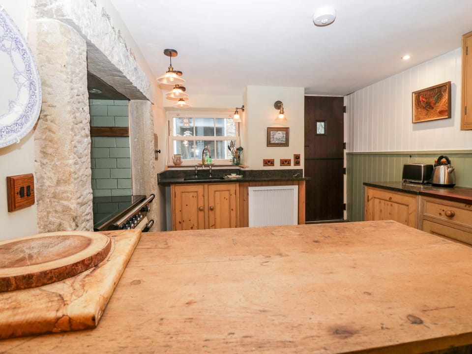Fridge, dishwasher, electric kettle, toaster