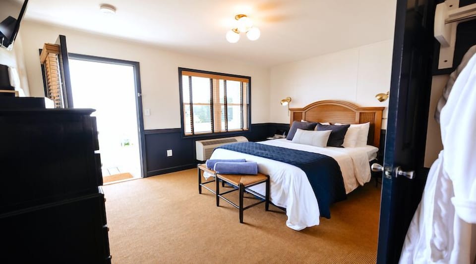Queens Quarters | Free WiFi, bed sheets