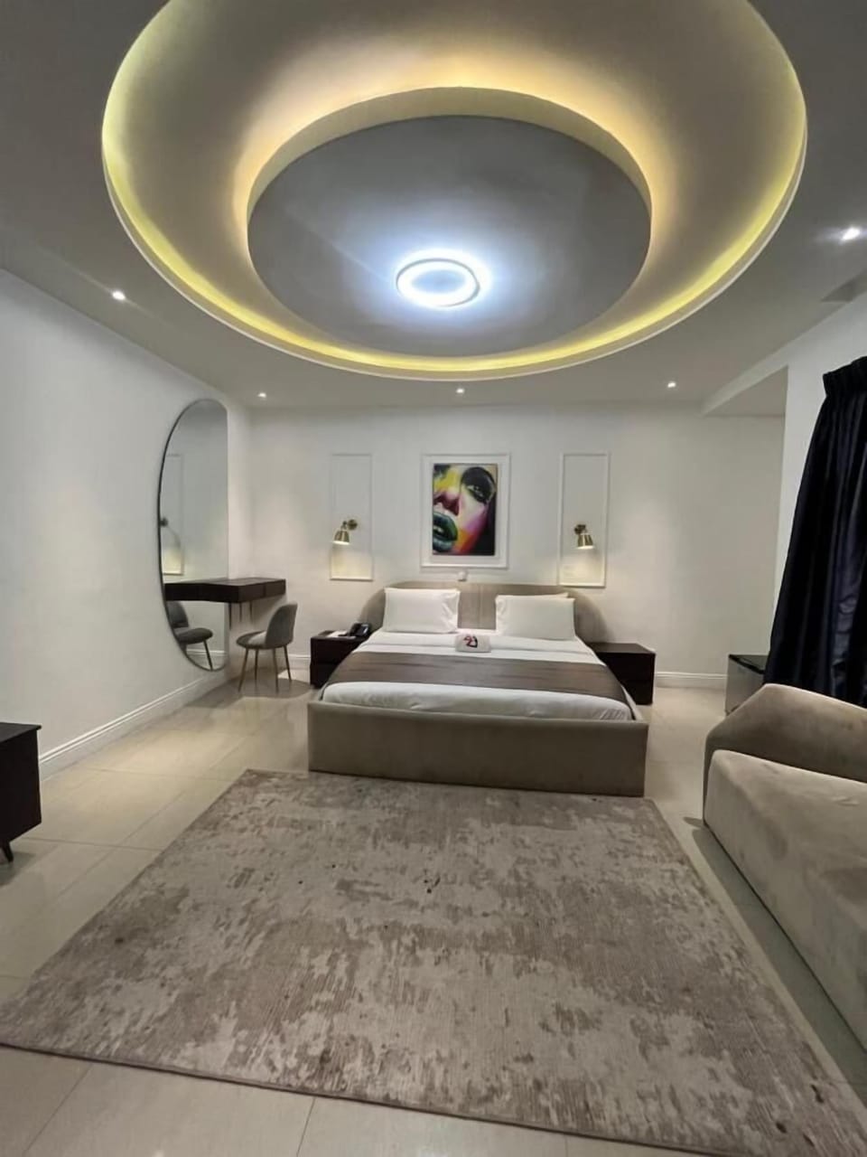 Gallery Room | 1 bedroom, soundproofing, free WiFi