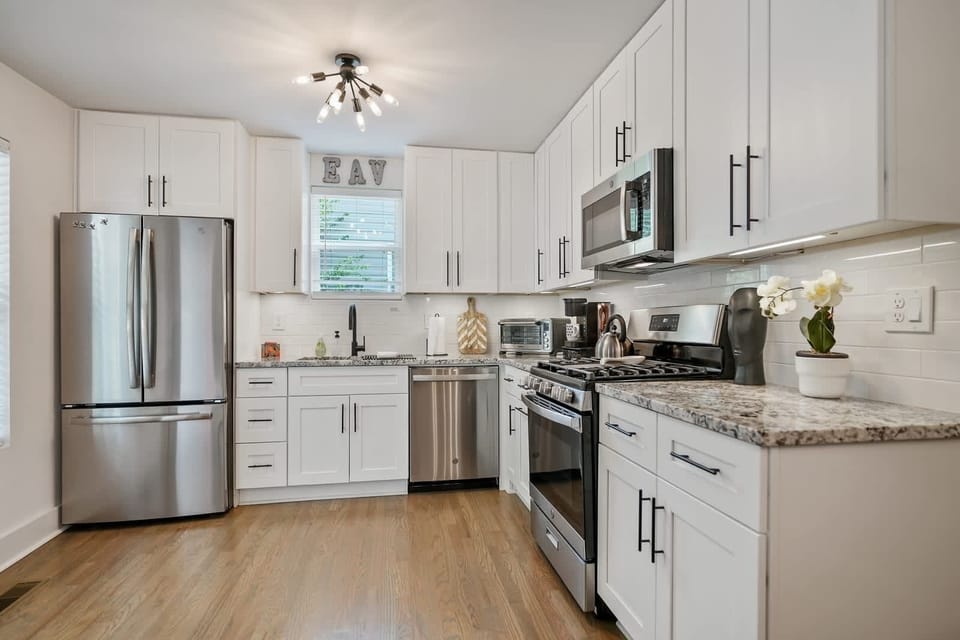 "It was very clean and an amazing experience! Would come again and it felt cozy, had so much room and everything we needed if we wanted to cook. The description was accurate to the tea." - Johan - Orlando, FL *****