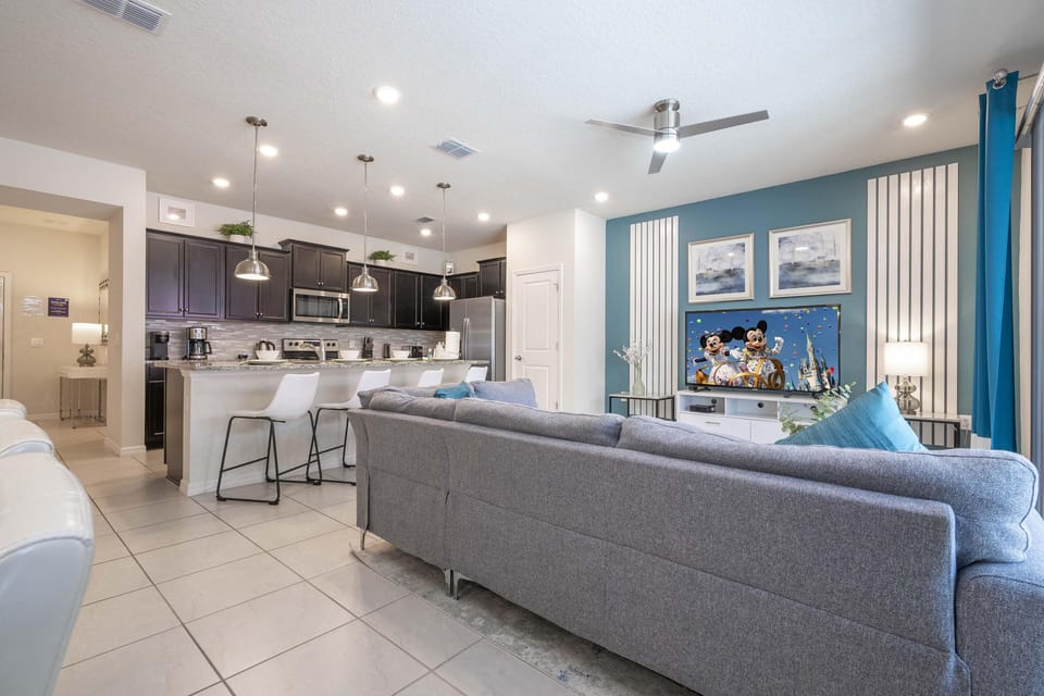 Living Room + Smart TV