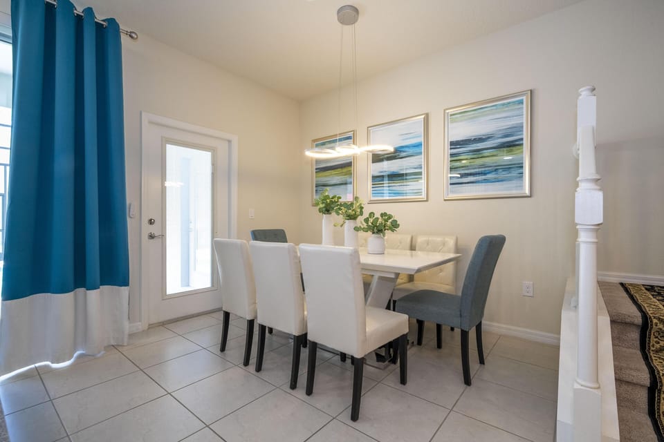 Dining Room (Sits 8)