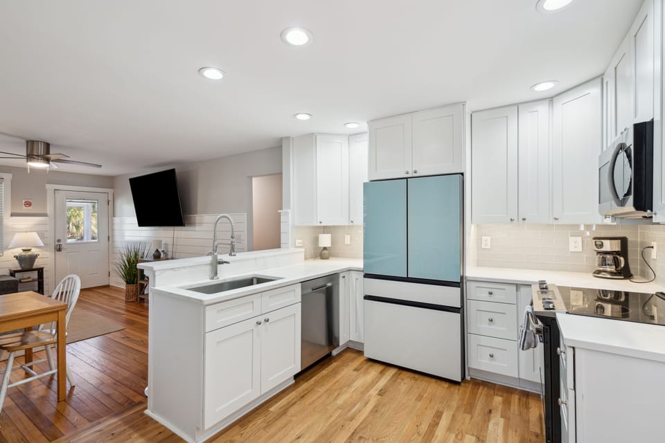 Kitchen (upstairs)