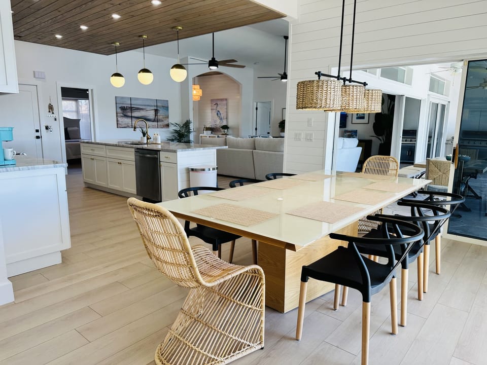 Dining room off the kitchen