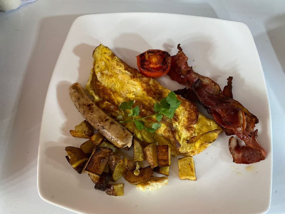 Daily local cuisine breakfast for a fee