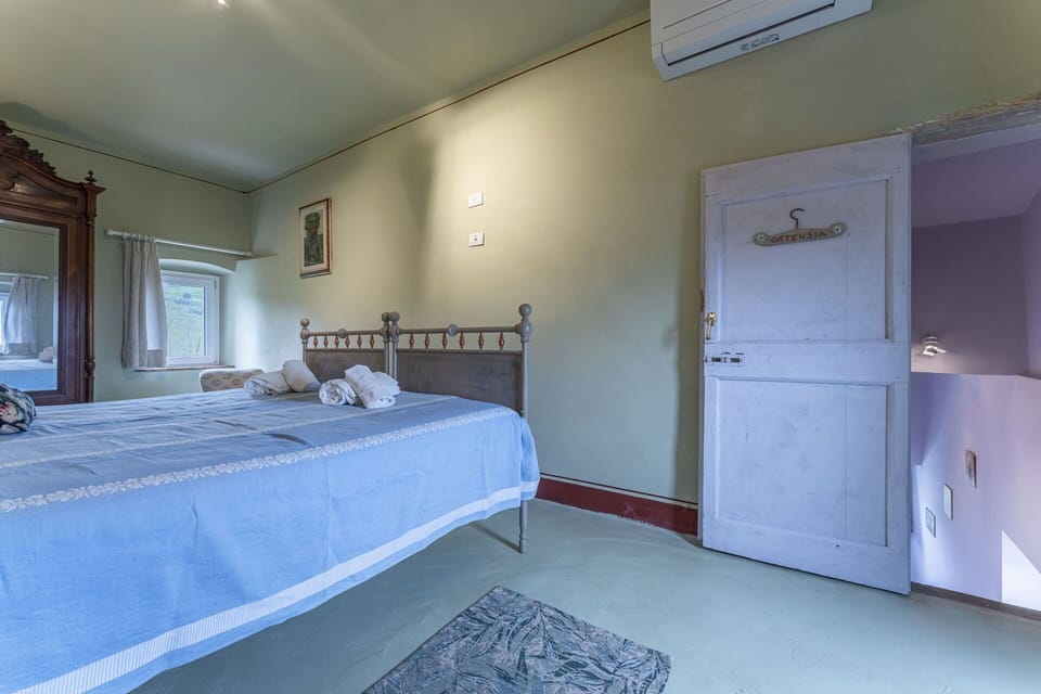 Autumn, Bedroom, Spring, Summer