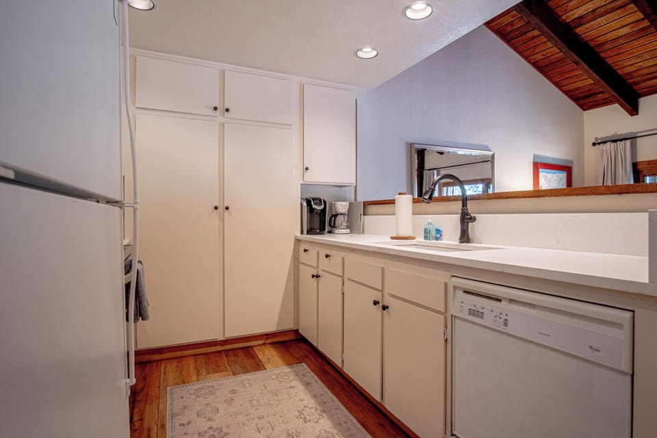 Fully-equipped kitchen