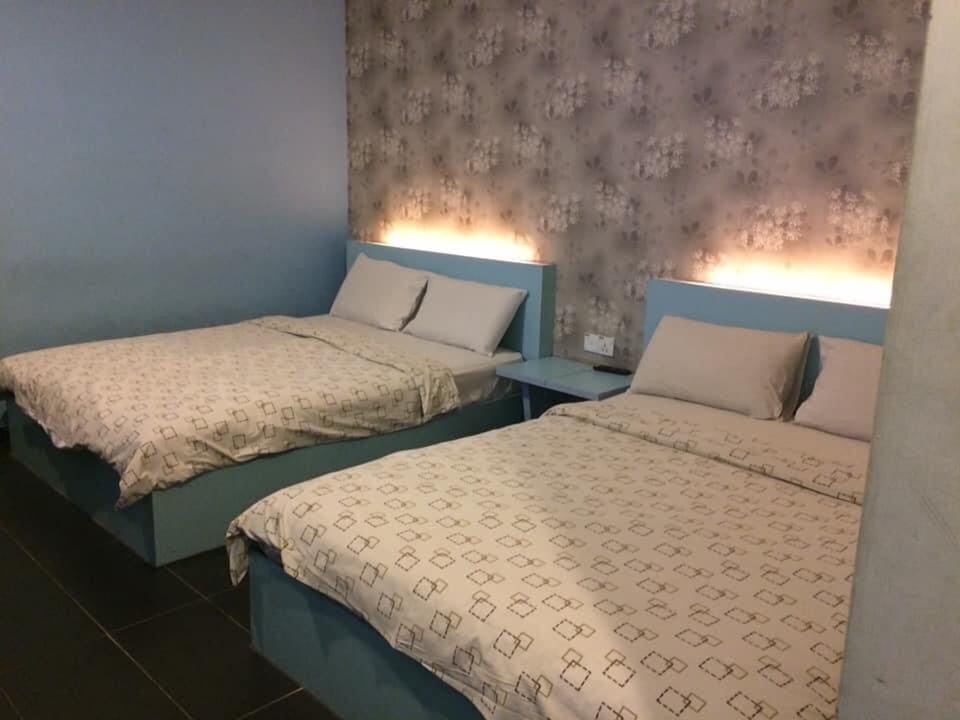 Family Quadruple Room | Iron/ironing board, free WiFi, bed sheets