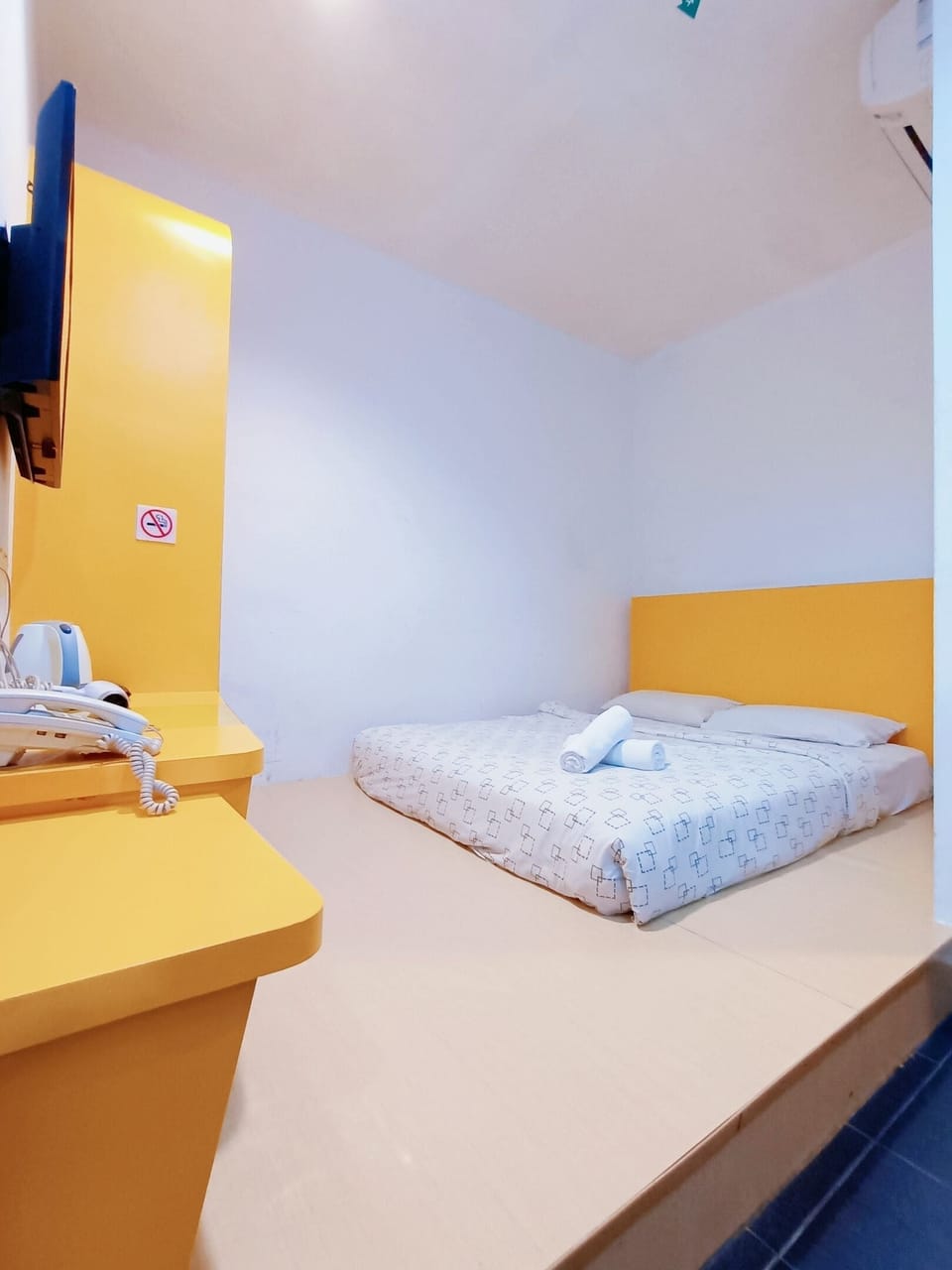 Executive Double Room | Iron/ironing board, free WiFi, bed sheets