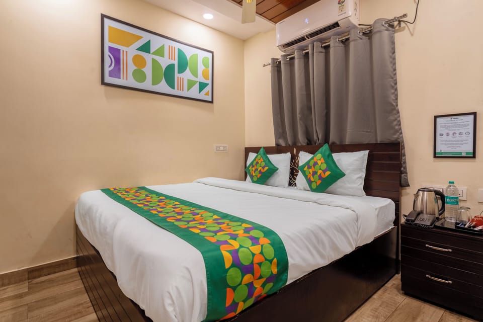 Economy Room | In-room safe, desk, iron/ironing board, free WiFi