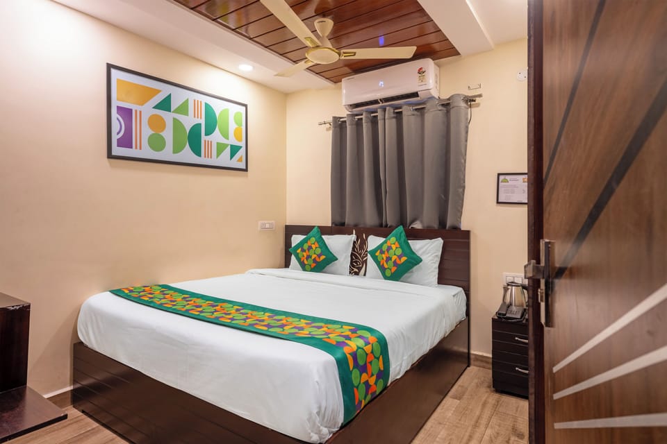 Economy Room | In-room safe, desk, iron/ironing board, free WiFi
